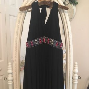 White House Black Market LBD w/lovely beading Sz 6